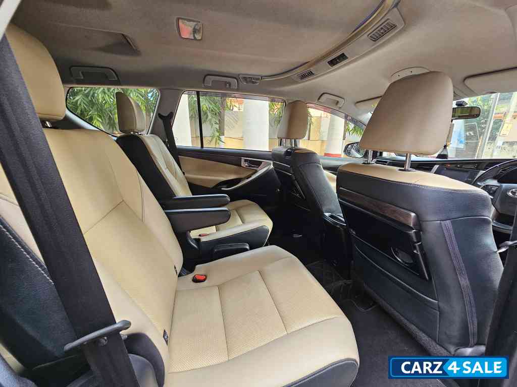 Toyota Innova 2.4 zx At 7str