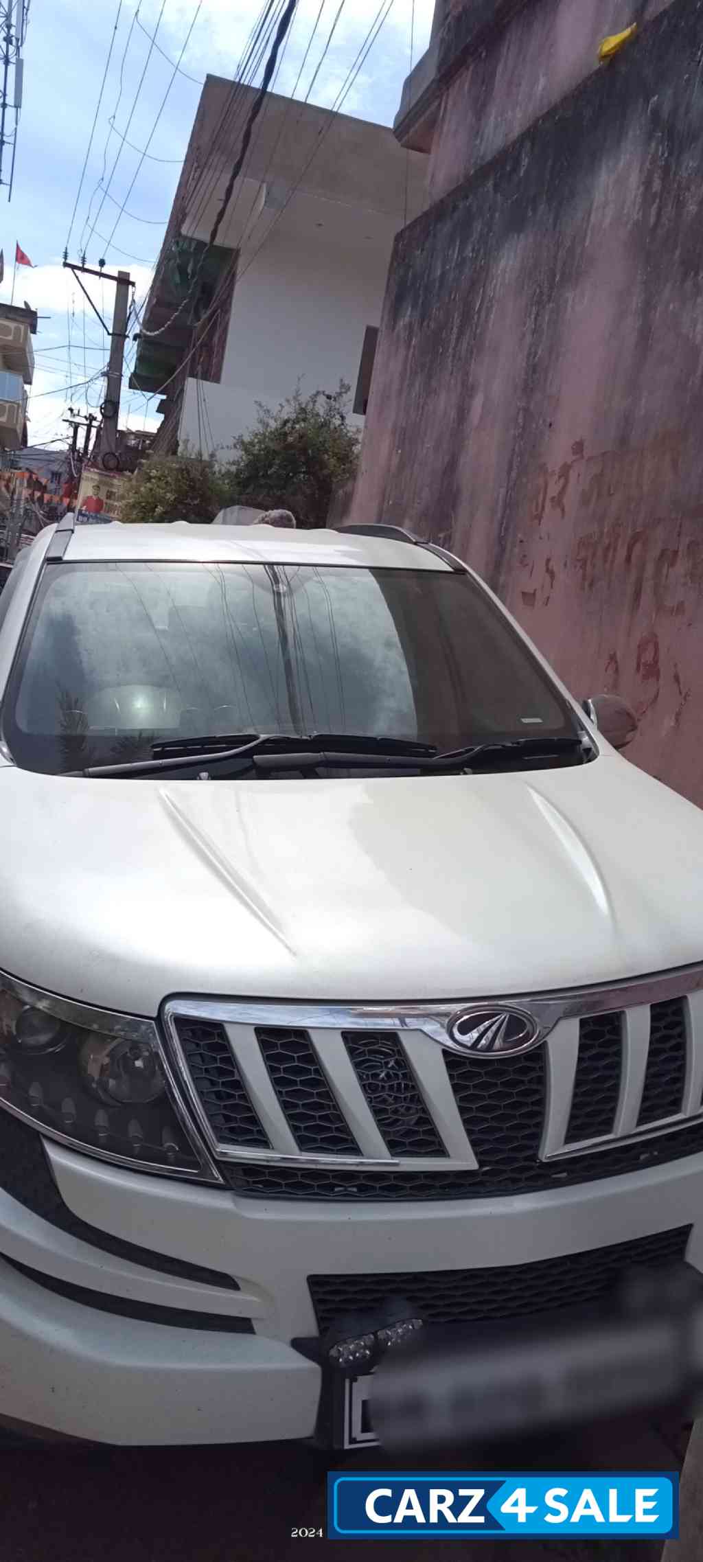 Mahindra XUV 500 W8