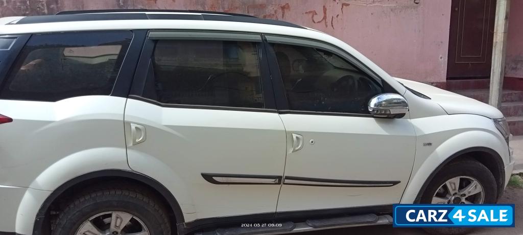 Mahindra XUV 500 W8