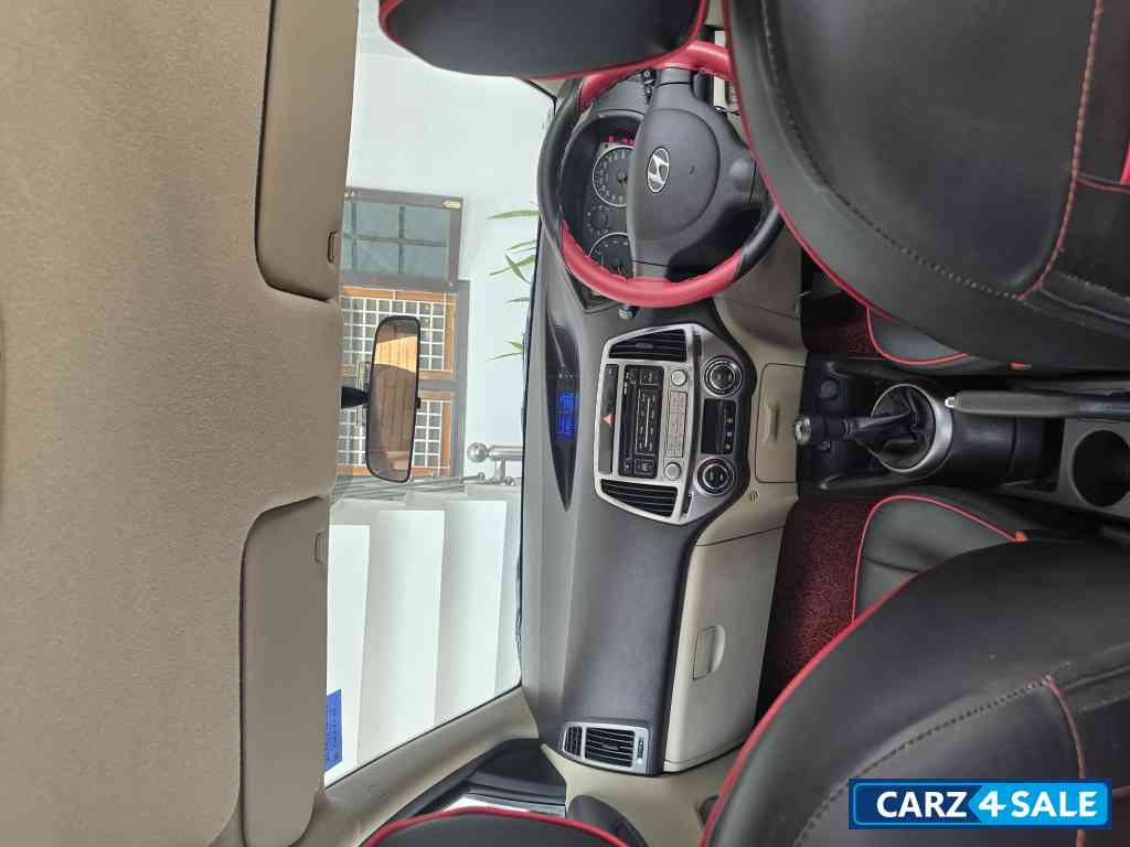 Amber Grey Hyundai i20 Magna(O)