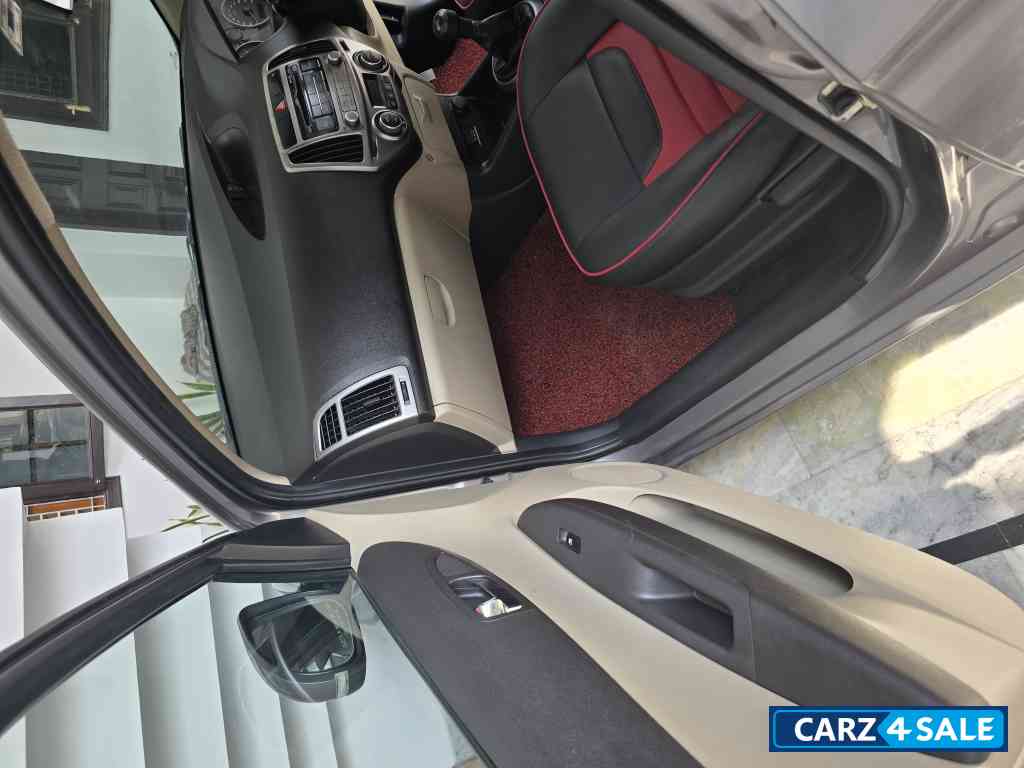 Amber Grey Hyundai i20 Magna(O)