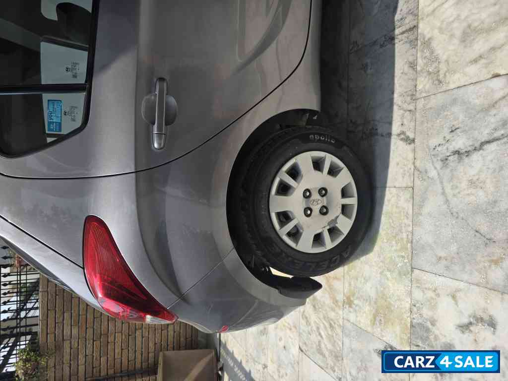 Amber Grey Hyundai i20 Magna(O)