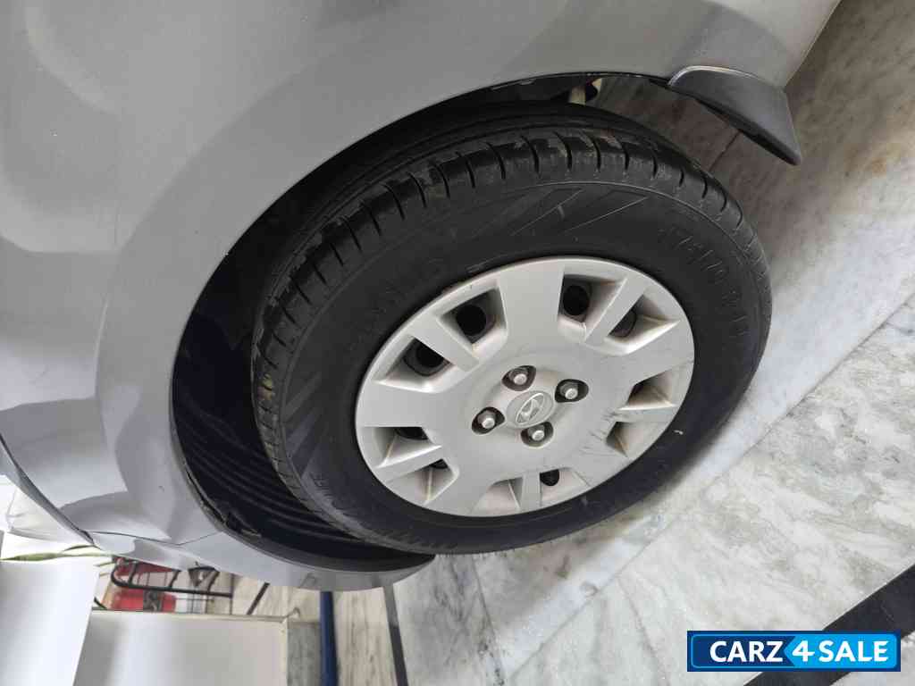 Amber Grey Hyundai i20 Magna(O)