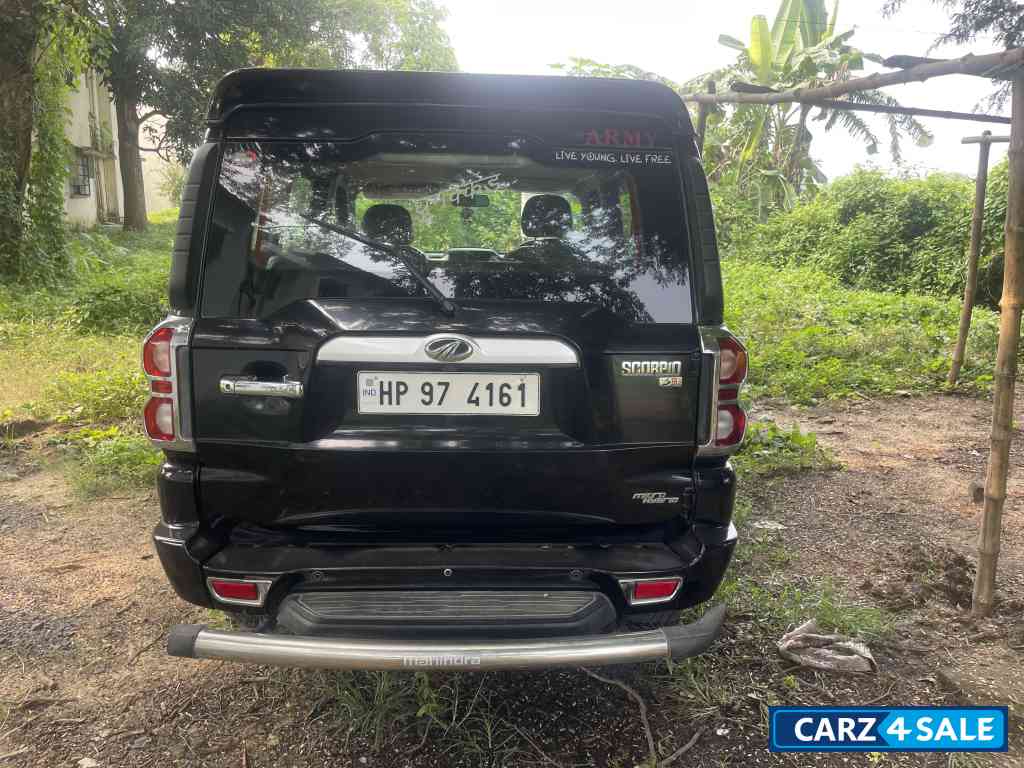 Black Mahindra Scorpio S9