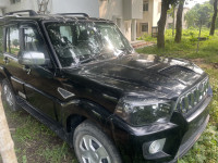 Black Mahindra Scorpio S9