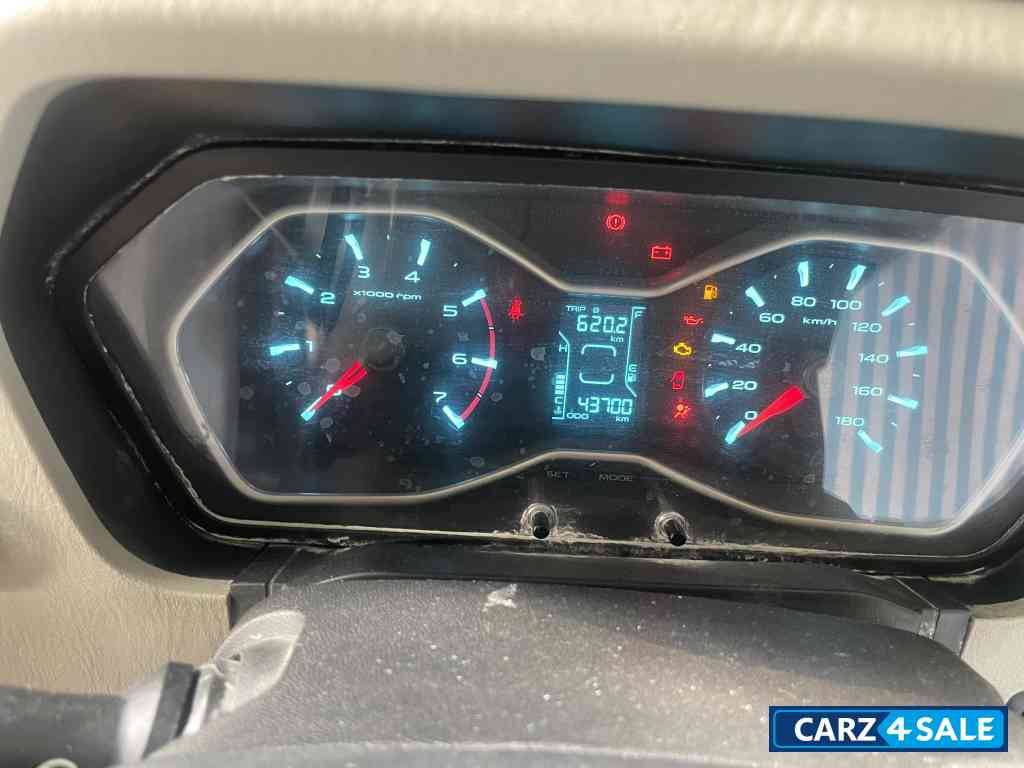 Black Mahindra Scorpio S9