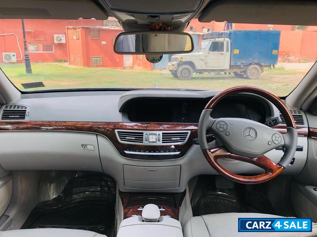 Mercedes-Benz S-Class S350