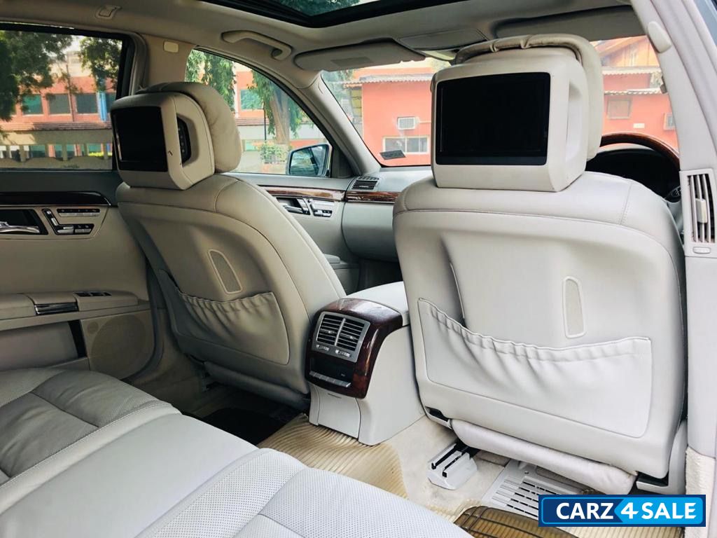 Mercedes-Benz S-Class S350