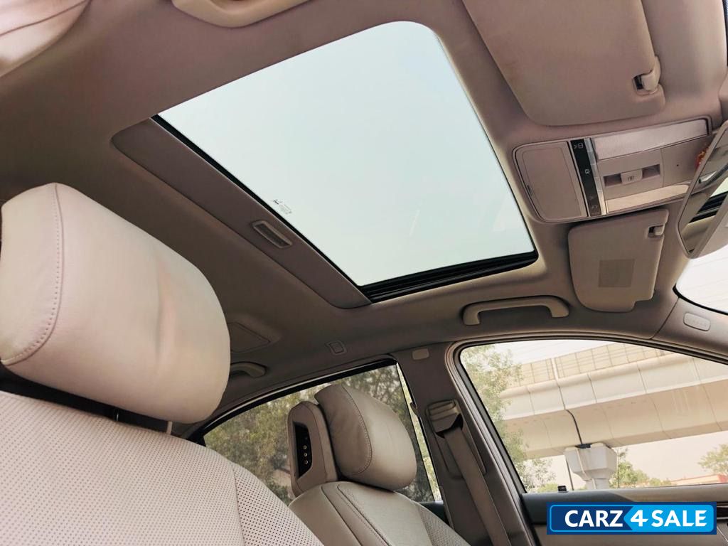 Mercedes-Benz S-Class S350