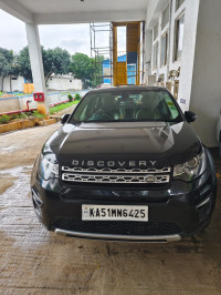 Black Land Rover Discovery Hse