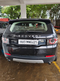 Black Land Rover Discovery Hse