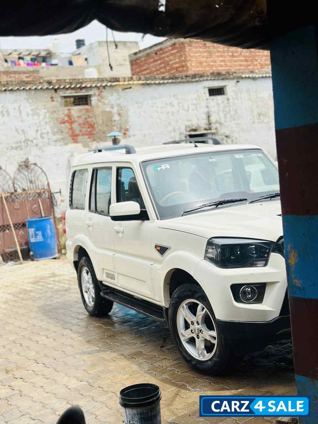 Mahindra Classic S6 plus