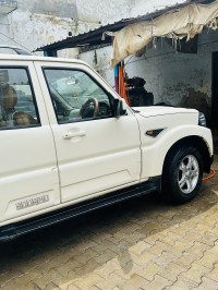 Mahindra Classic S6 plus