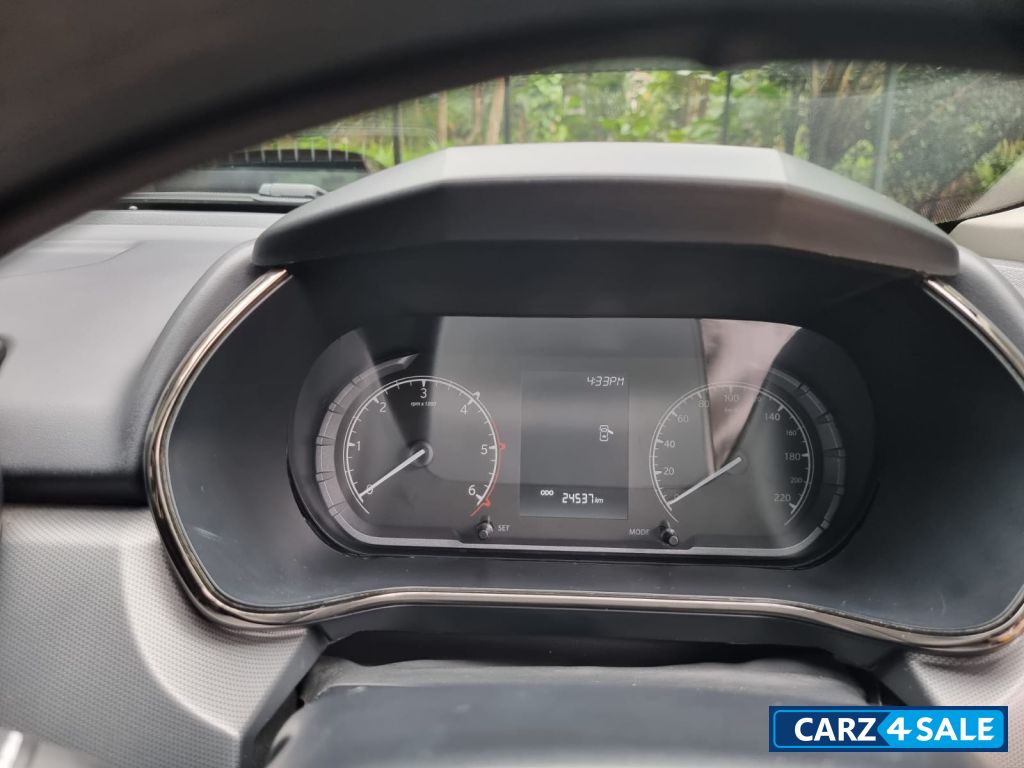 Tata Harrier XTA+ DARK EDITION