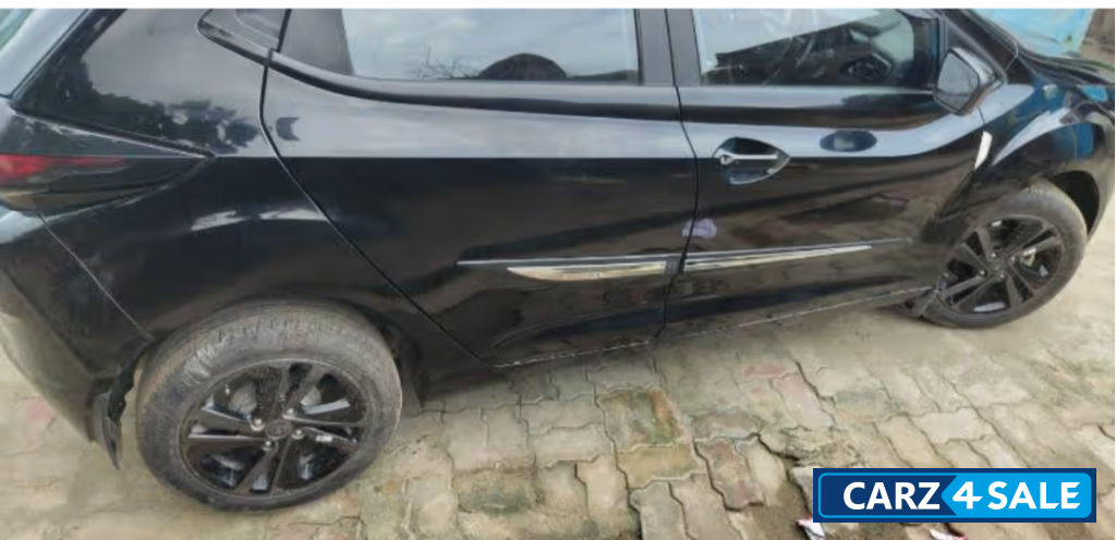 Tata Altroz XZA+ Dark Edition Automatic