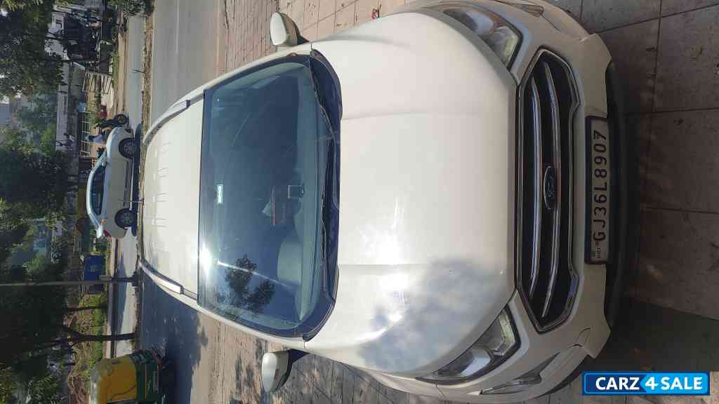 White Ford Ecosport Titanium TDCI