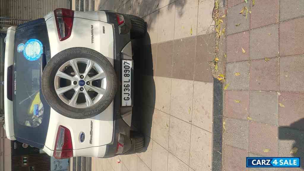 White Ford Ecosport Titanium TDCI