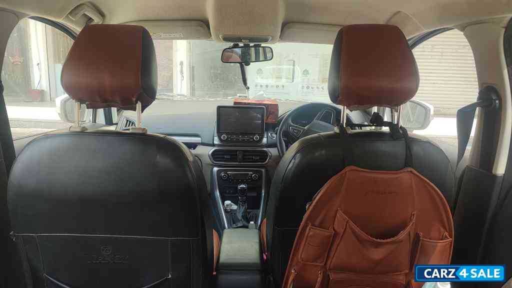 White Ford Ecosport Titanium TDCI