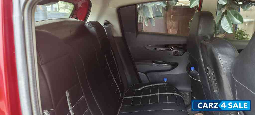 Mahindra KUV100 Falcon 8 6 seater