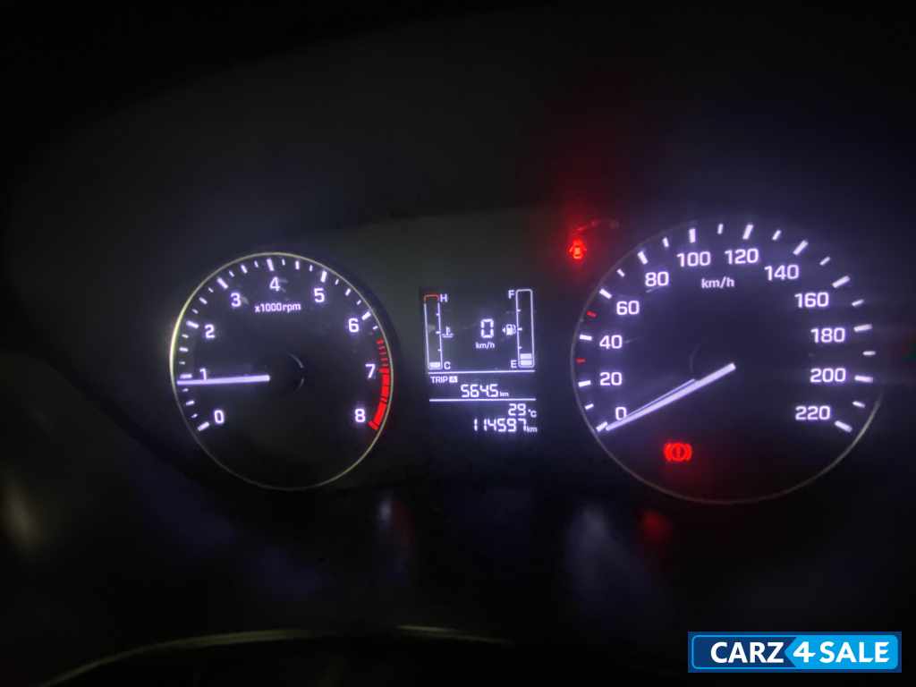 Polar White Hyundai Elite i20 Sports 1.2