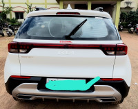 White Kia Sonet D1.5 6 MT HTX Plus