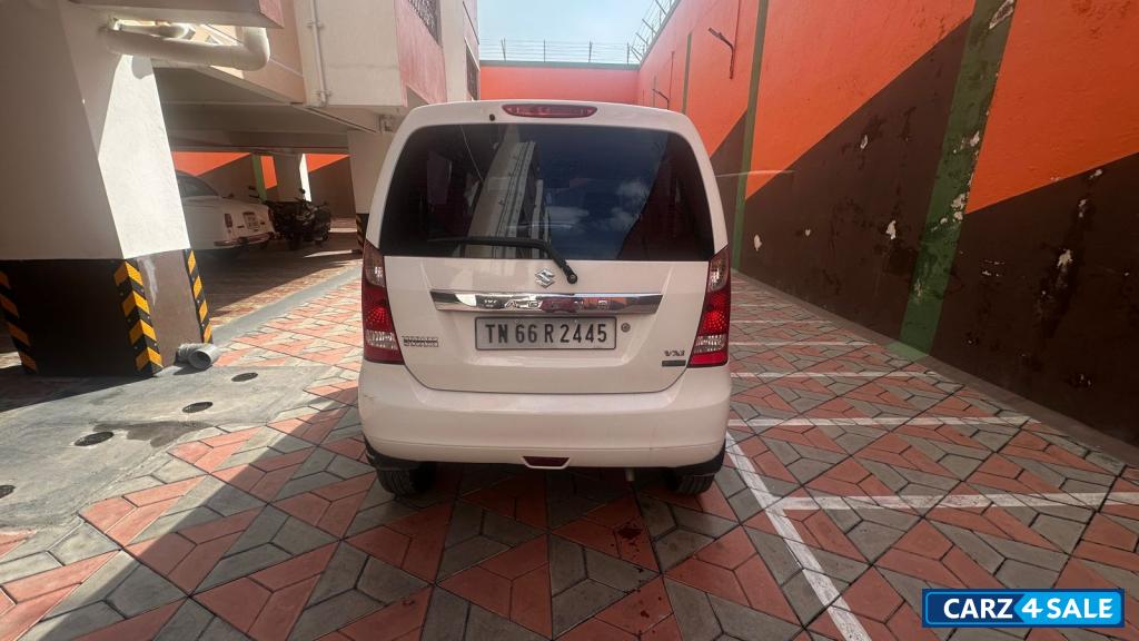 White Maruti Suzuki Wagon R Amt