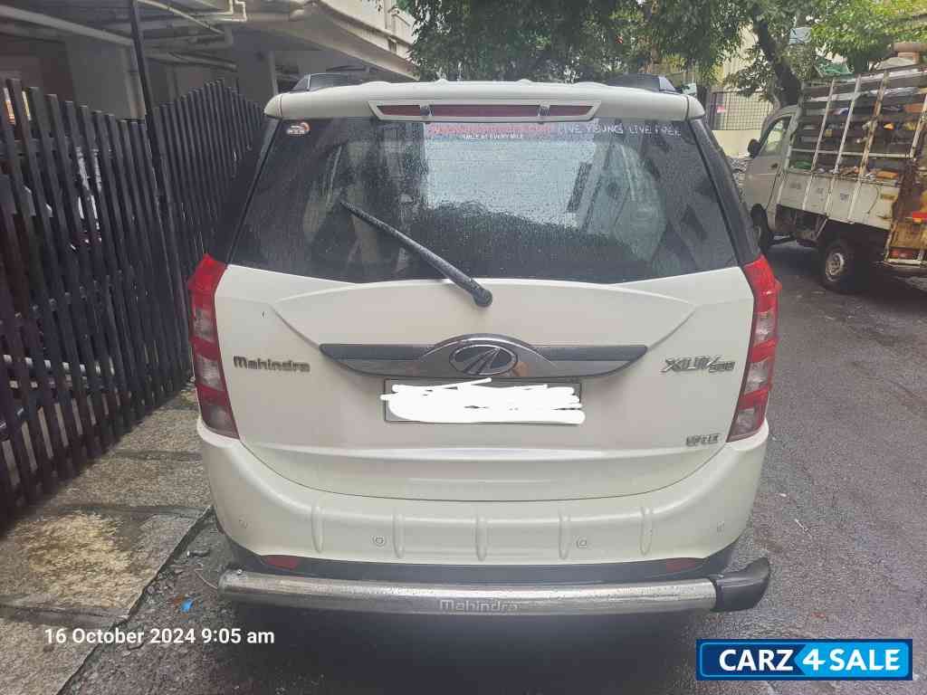 Mahindra XUV 500 W10