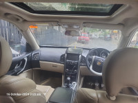 Mahindra XUV 500 W10