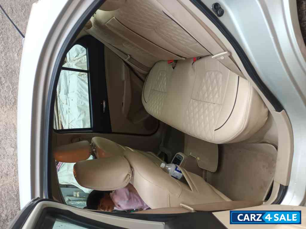 Silver Maruti Suzuki Dzire Zdi