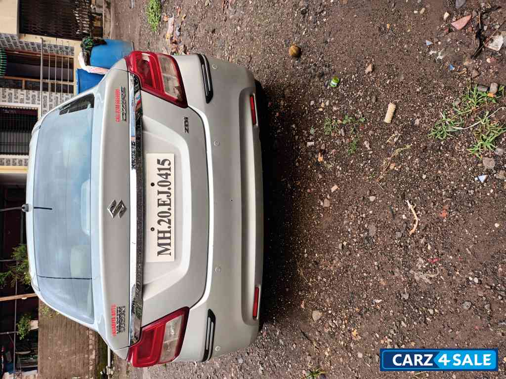 Silver Maruti Suzuki Dzire Zdi