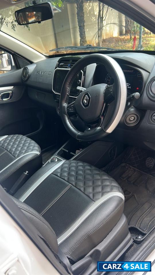 White & Black Dual Tone Renault Kwid Climber AMT Optional Dual Tone