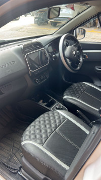 White & Black Dual Tone Renault Kwid Climber AMT Optional Dual Tone