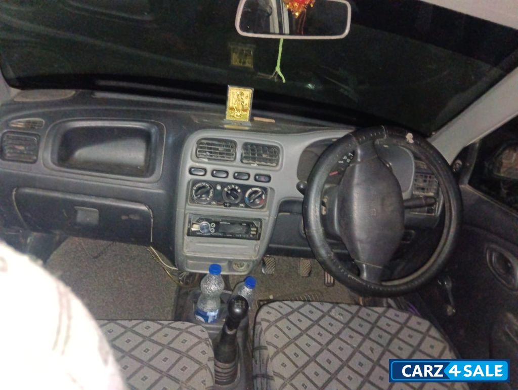 White Maruti Suzuki Alto Lxi2011