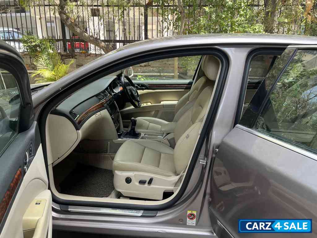 Amethyst Royal Skoda Superb 1.8 Elegance MT