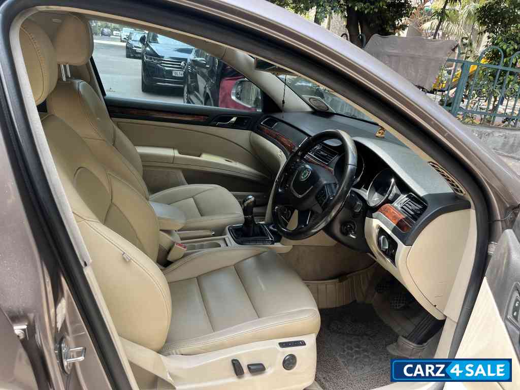 Amethyst Royal Skoda Superb 1.8 Elegance MT