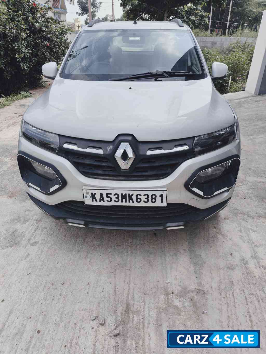 Silver Renault Kwid Climber 1.0 AMT
