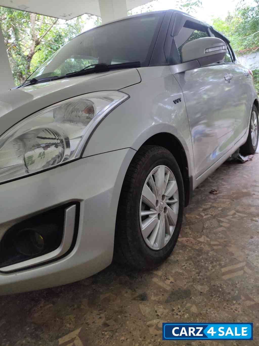 Bluish Silver Maruti Suzuki Swift ZXi