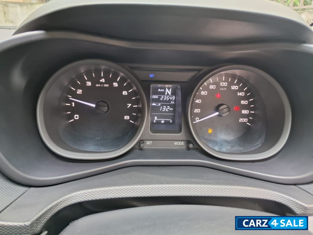 White Tata Nexon XMA