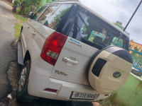 Mahindra TUV300 T6+