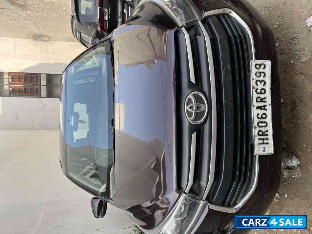 Granite Maroon Toyota Cresta Gx 7str diesel