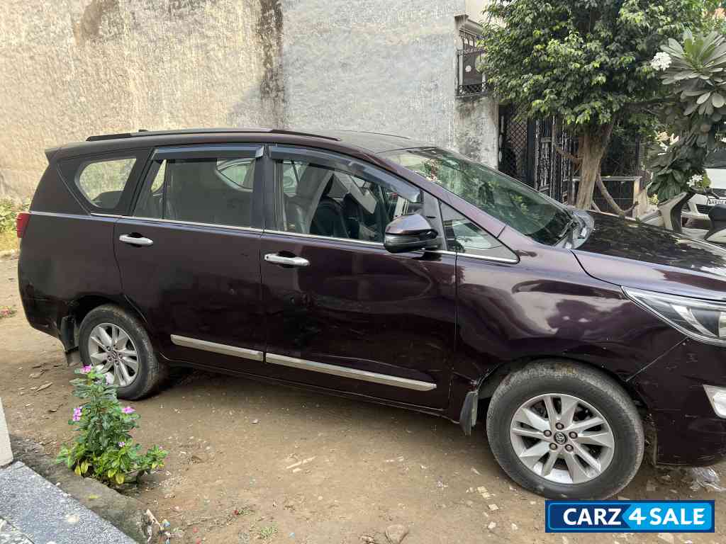 Granite Maroon Toyota Cresta Gx 7str diesel