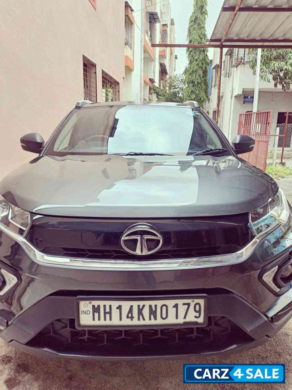 Tata Nexon XMA Petrol