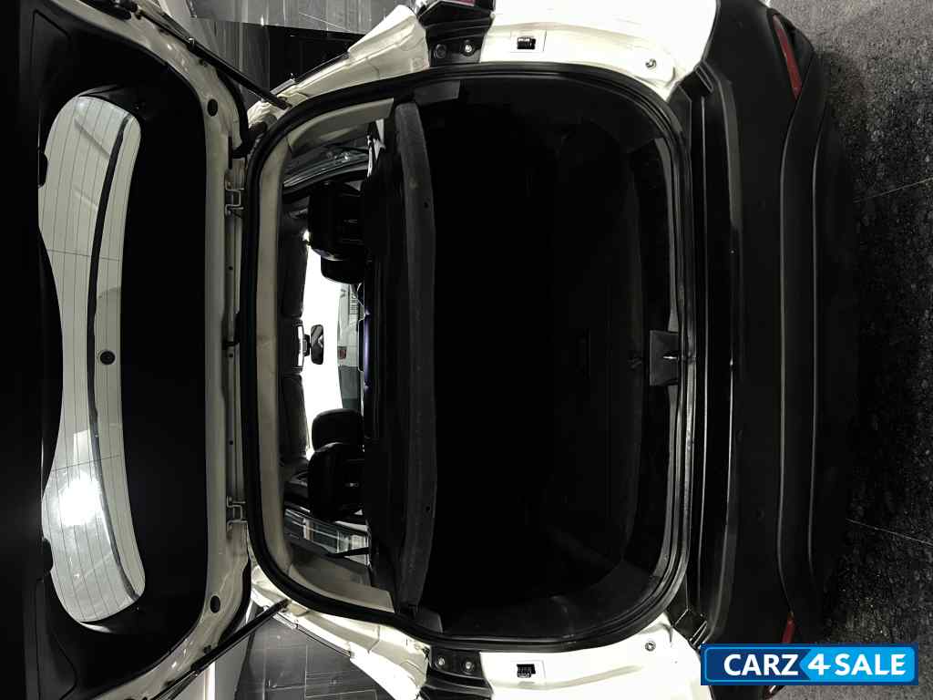 White Tata Harrier XT