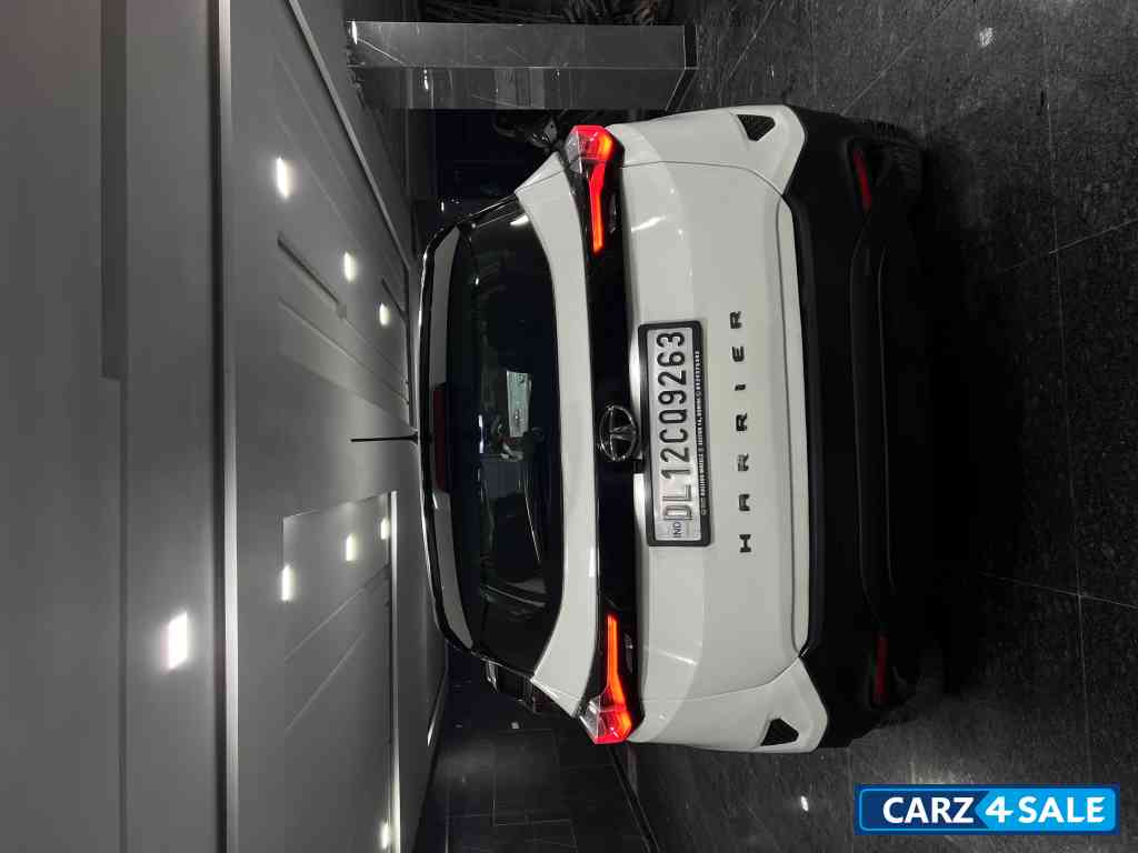 White Tata Harrier XT