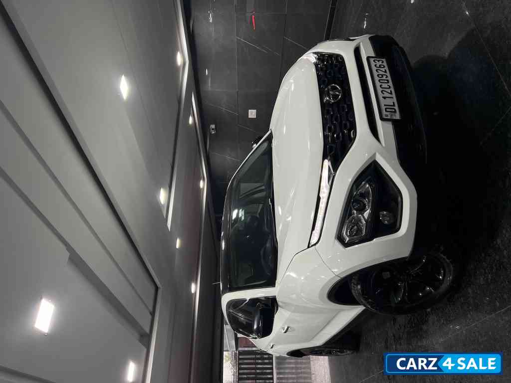 White Tata Harrier XT