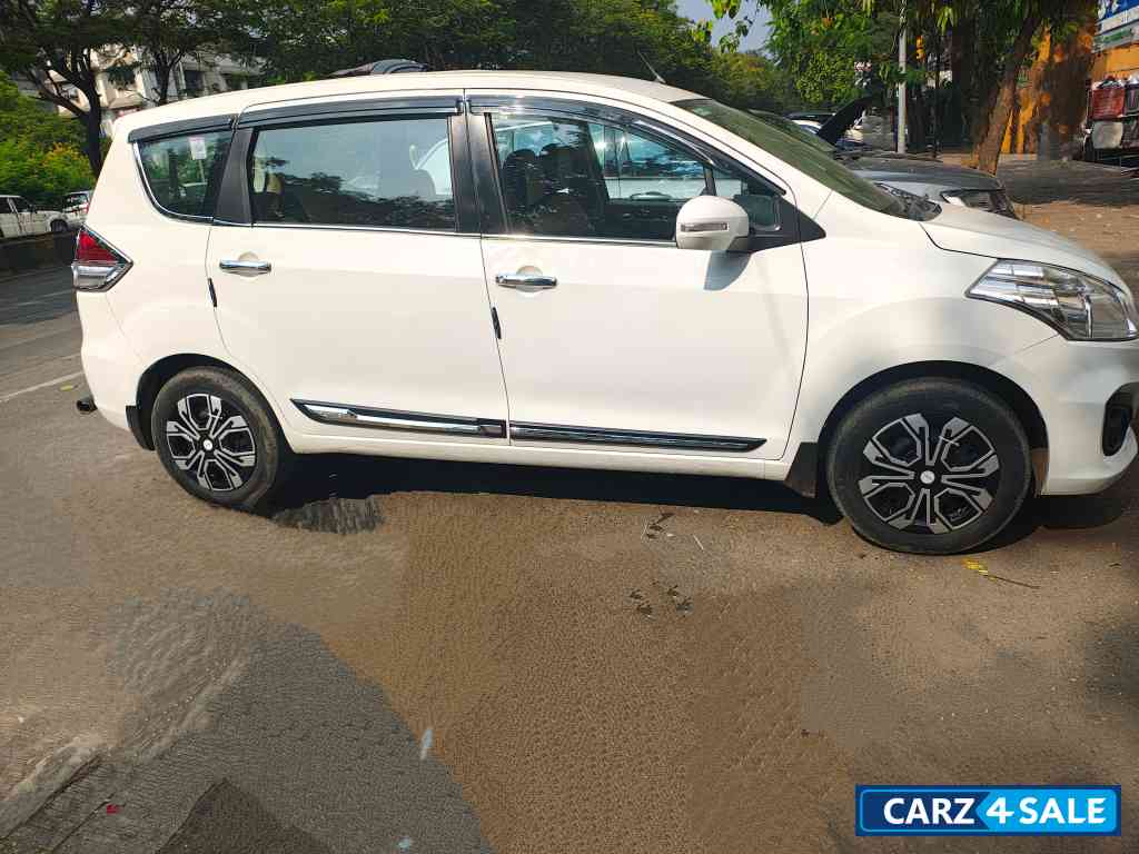 White Maruti Suzuki Ertiga VXI CNG