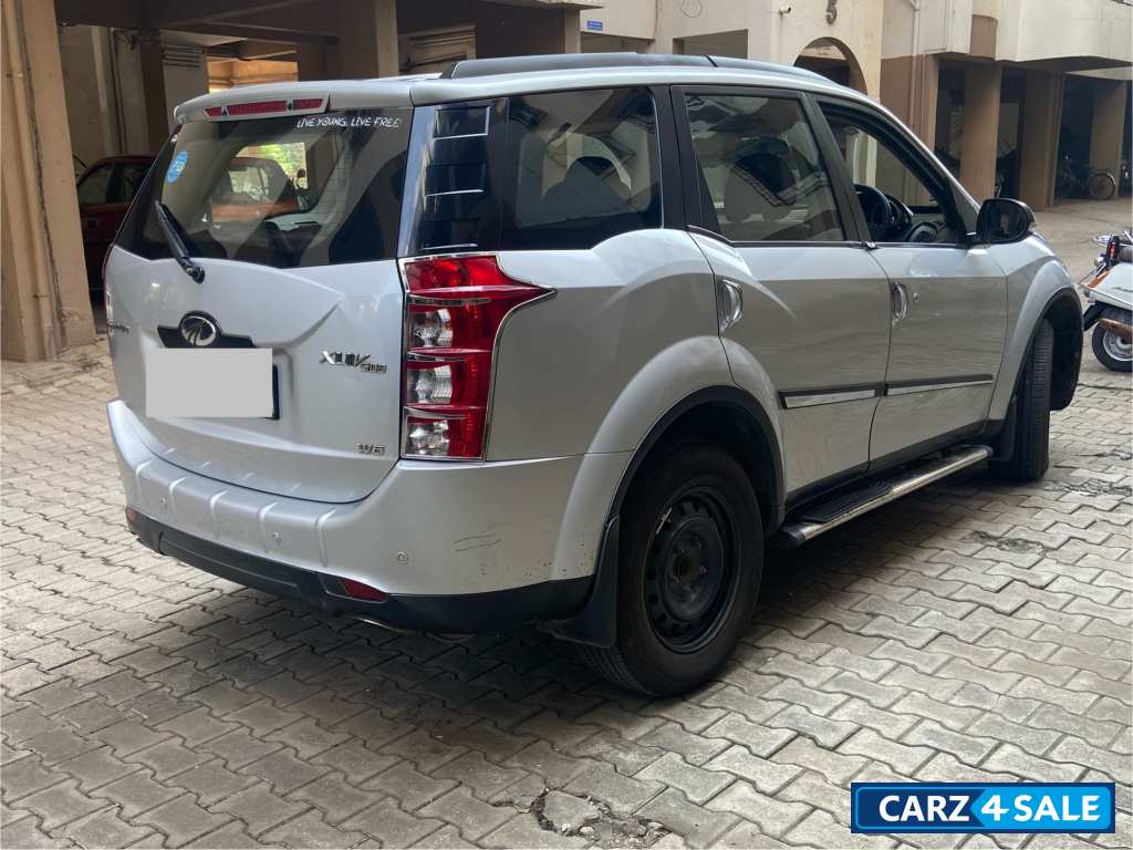 Silver Gray Mahindra XUV 500 W6