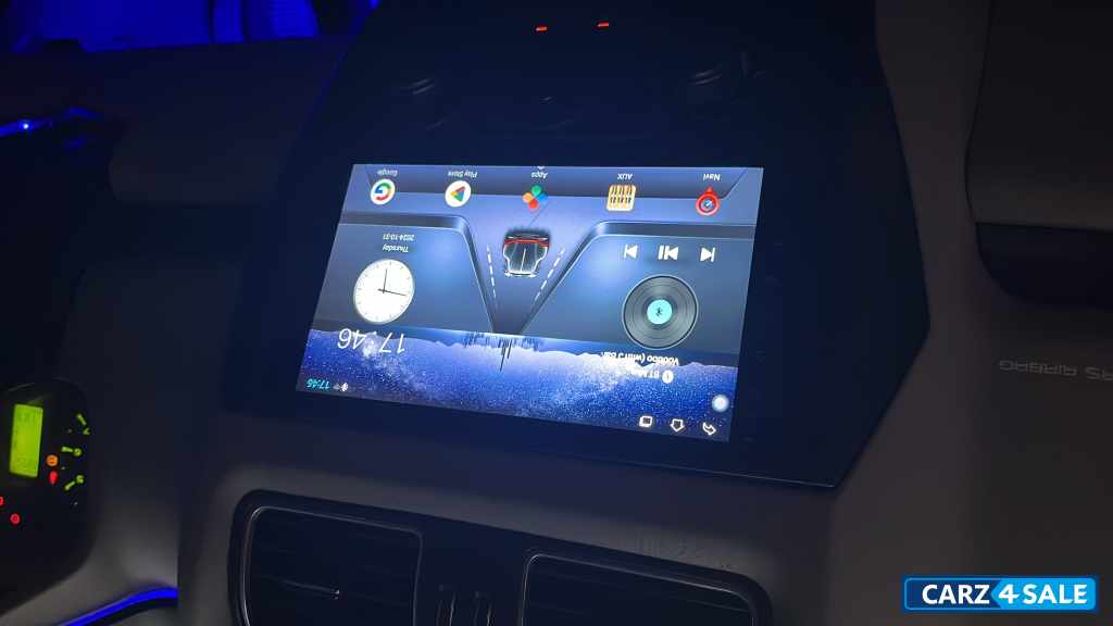 White Mahindra Scorpio S6 Plus