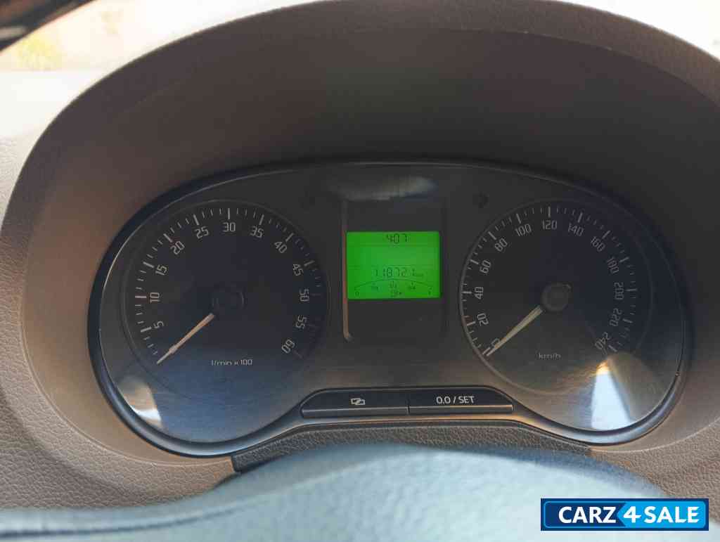 White Skoda Rapid Active TDI