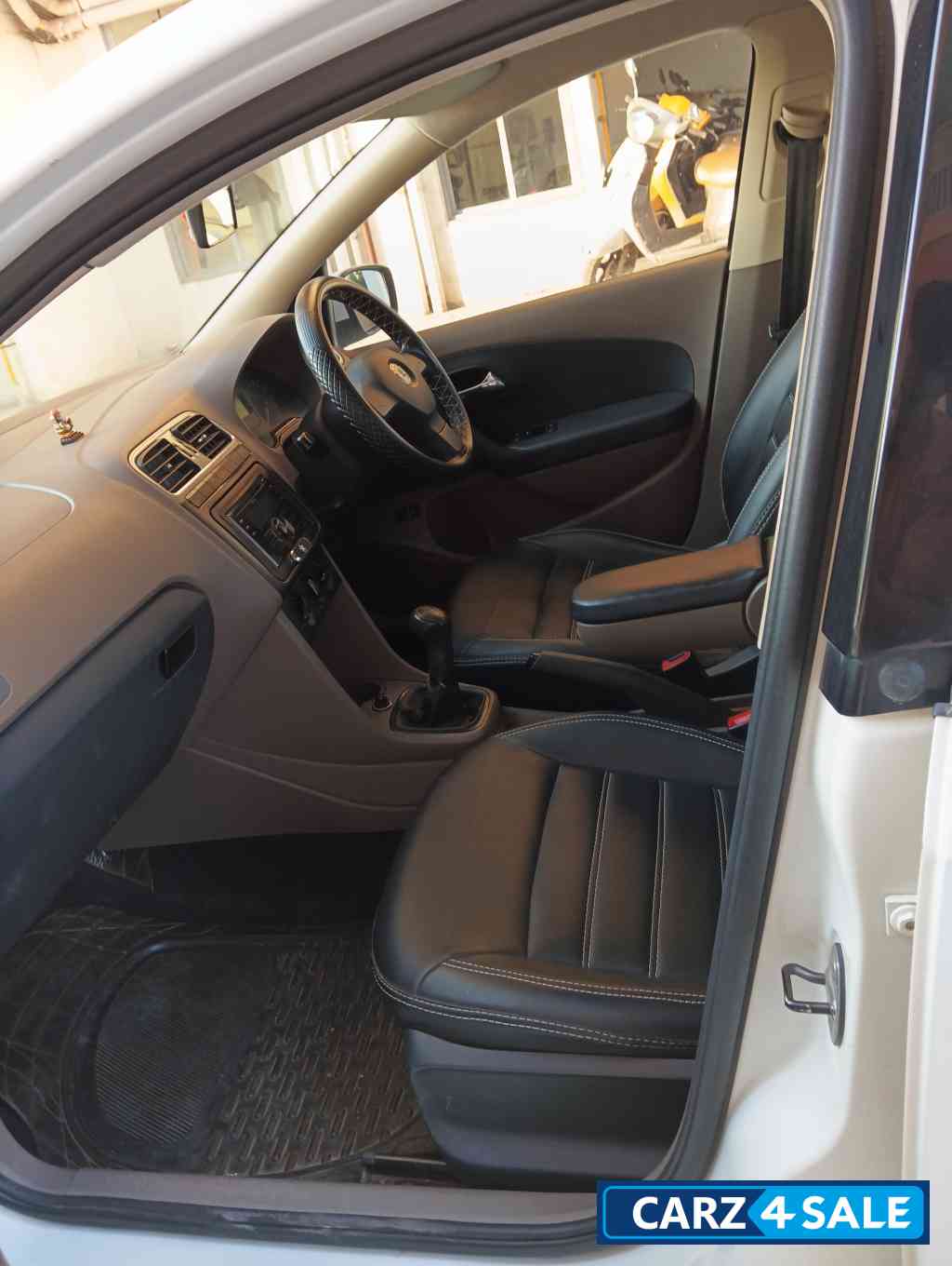 White Skoda Rapid Active TDI